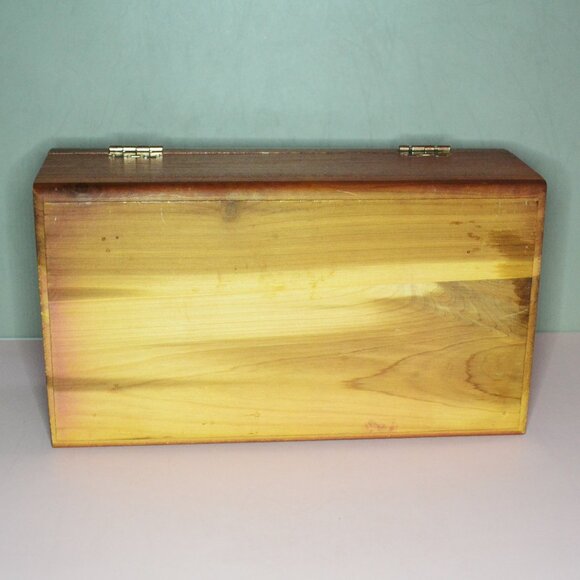 Lane Dresser Top Trinket/Small Items Storage Box Cedar Furniture Store Promo - Picture 5 of 11